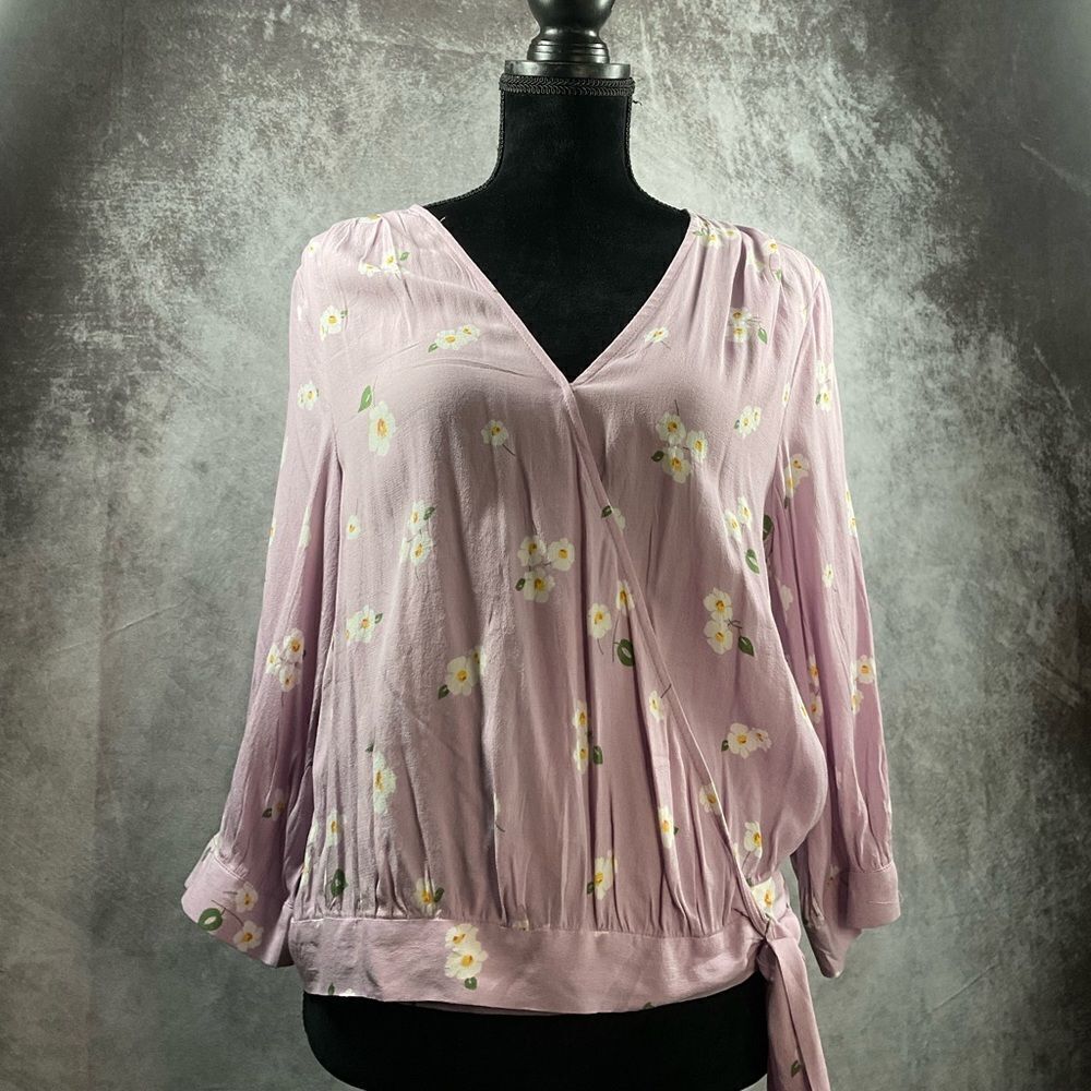 Francesca's Collections Lavender Floral Wrap Top, NWT, Size Medium
